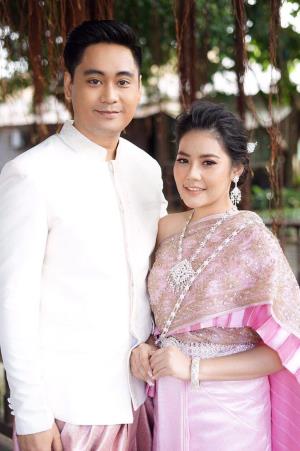 ชุดไทยเจ้าสาว ชุดไทยจักรพรรดิ์ เช่าที่แบมบี้ เวดดิ้ง ห้วยขวาง